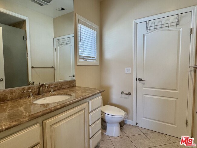 Building Photo - 458 S Clark Dr