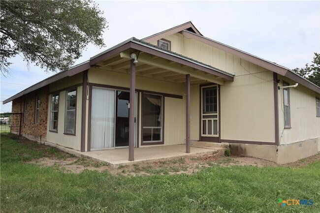 Building Photo - 707 Old Seguin Luling Rd