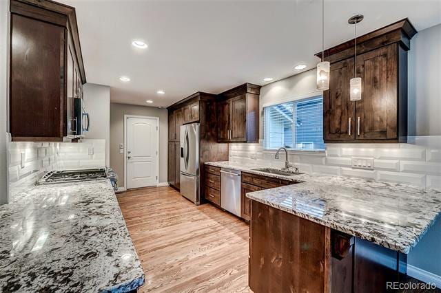 Building Photo - 953 Shadow Mountain Dr