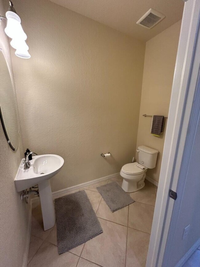 Building Photo - 7232 Ketch Pl