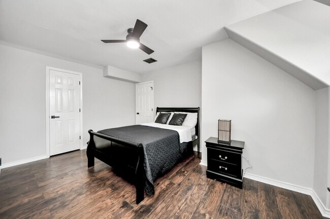 Building Photo - 1603 Dove Run