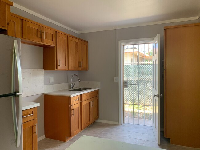 Building Photo - 85-013 Pokai Bay St