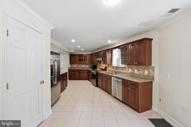 Building Photo - 5205 Brookeway Dr