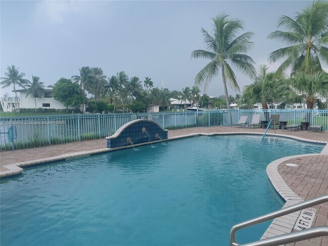 Building Photo - 201 Golden Isles Dr