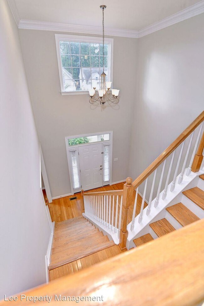 Building Photo - 5 br, 3 bath House - 206 Estons Run