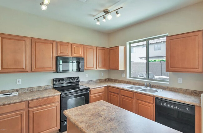 Building Photo - 2419 W Alta Vista Rd