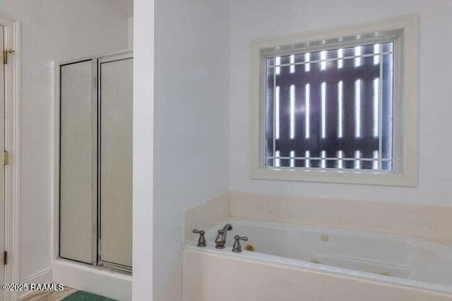 Building Photo - 116 Alexis Dr