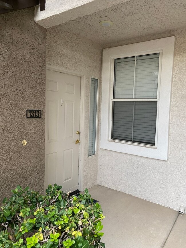 Building Photo - AMERICANA Property Mgmt - 3 beds Condo in ...