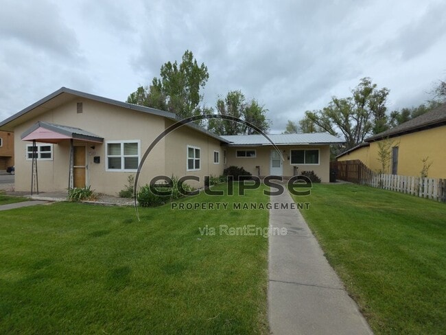 Building Photo - 729 3rd St