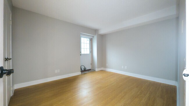 Building Photo - 207 5th Ave SW