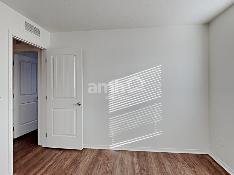 Building Photo - 2551 N Hose Gulch Ave