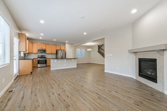 Building Photo - 14937 Melco Ave