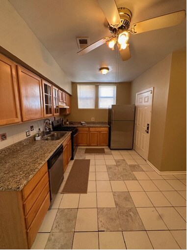 Building Photo - 7223 S Euclid Ave