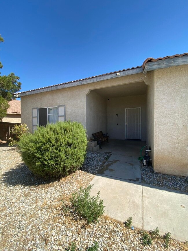 Building Photo - 11215 Westbrook Dr