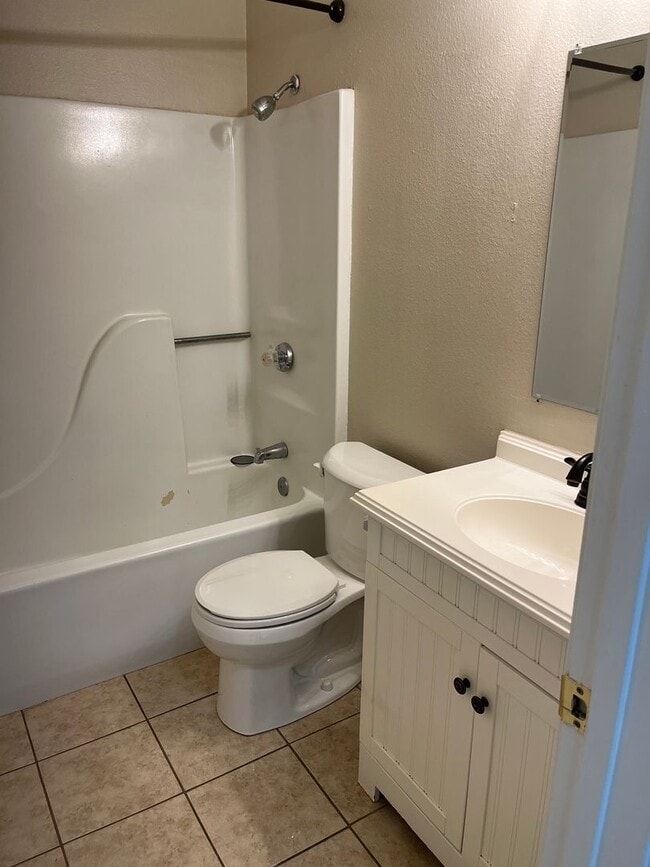 Building Photo - 41 Grand Brook Dr