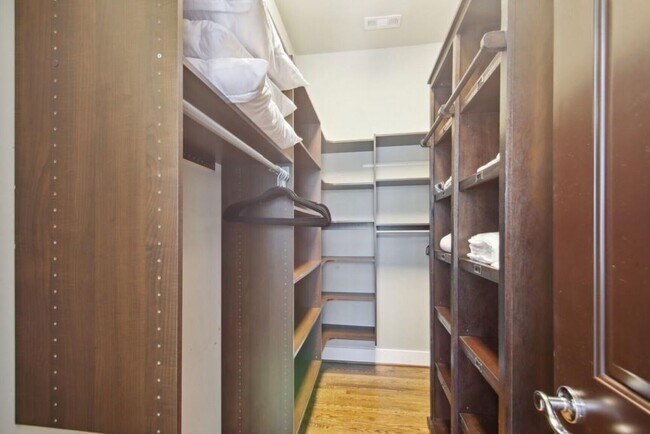 Building Photo - 519 N Highland Ave NE