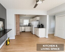 Building Photo - 7 Willowbrook Pl