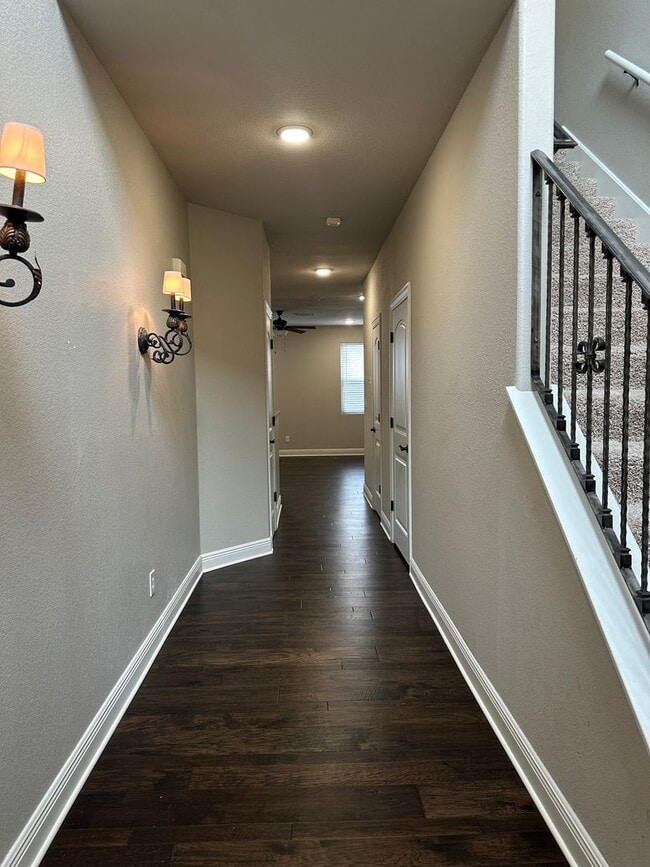 Building Photo - 5322 La Belle Ct