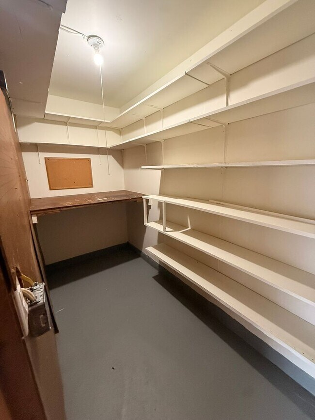 Building Photo - 4320 Harbison St