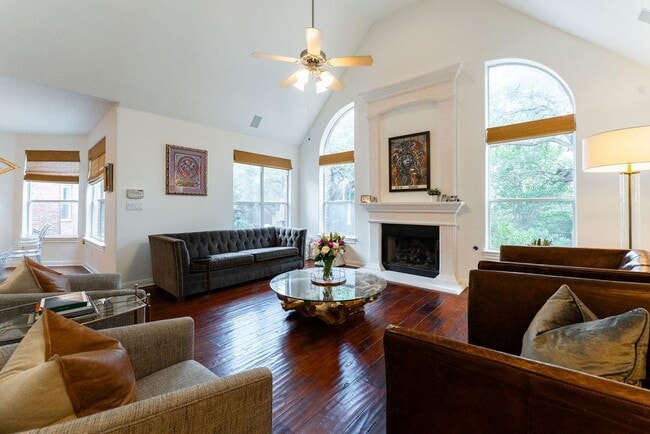 Building Photo - 3408 Travis Country Cir
