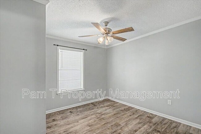 Building Photo - 212 W 58th St