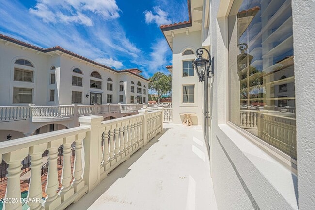 Building Photo - 5090 Riverside Dr