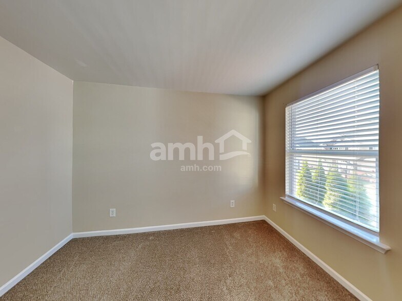 Building Photo - 612 Latimer Way