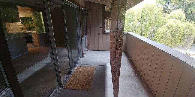 Building Photo - 151 Buckingham Dr