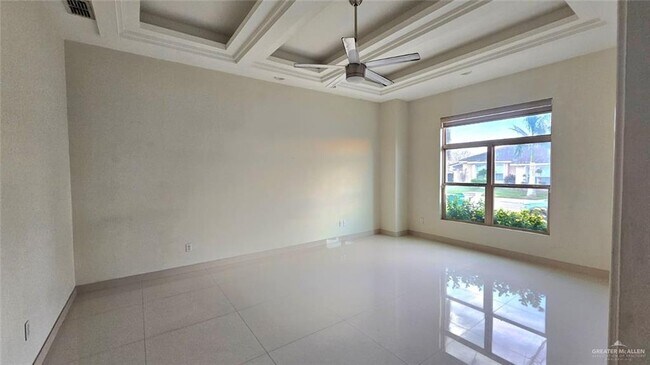 Building Photo - 13 Gran Via St