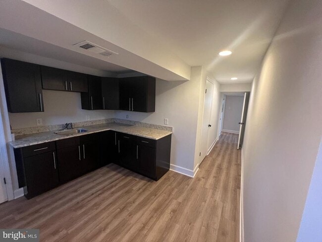 Building Photo - 10123 Eastlake Dr