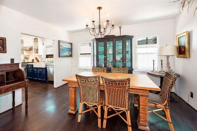 Building Photo - 2837 Clinton Terrace