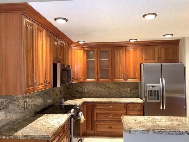 Building Photo - 4806 S Lee Rd