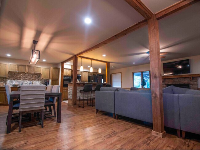 Building Photo - 2505 NW 111th St