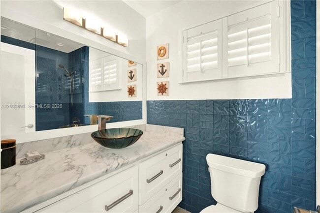 Building Photo - 69 Shoreland Dr