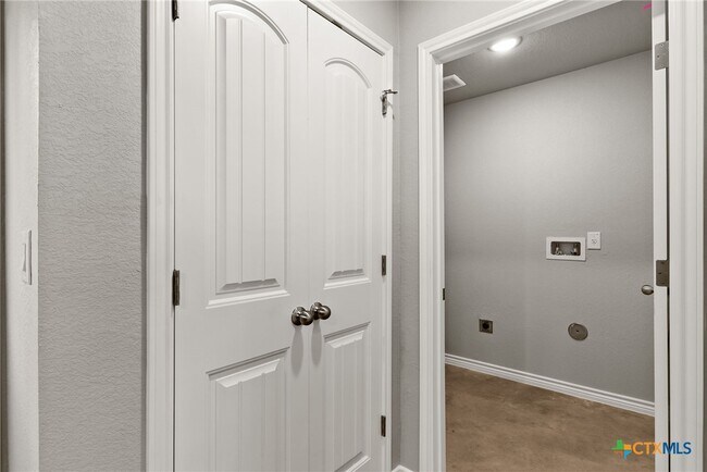 Building Photo - 304 Blair St