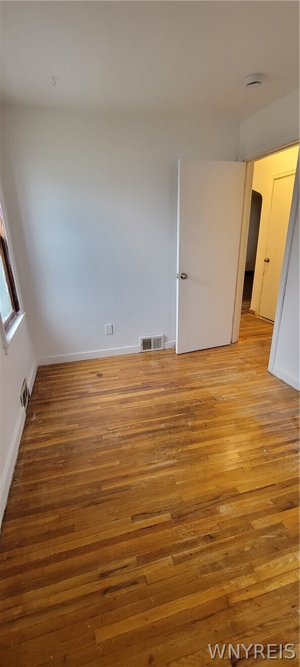 Building Photo - 3563 Sherwood Ave