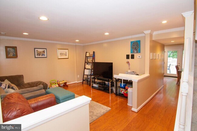 Building Photo - 2831 Raymond Ct