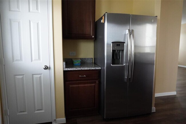 Building Photo - 14503 Overland Pass