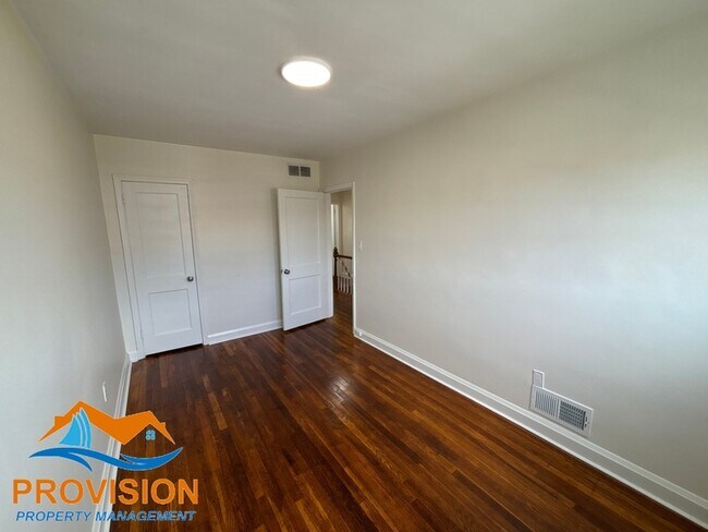 Building Photo - 1925 Jasmine Rd