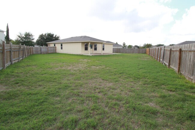 Building Photo - Hutto 3BR Gem ~ Open Layout, Large Yard & Prime Location