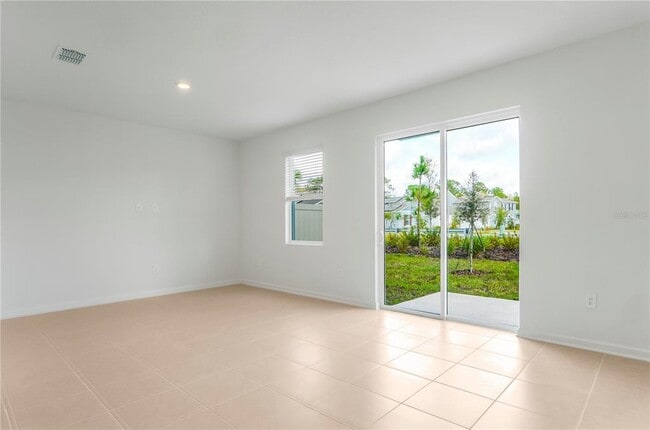 Building Photo - 2743 Skyline Lp