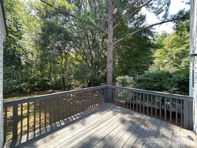 Building Photo - 6041 Cougar Ln