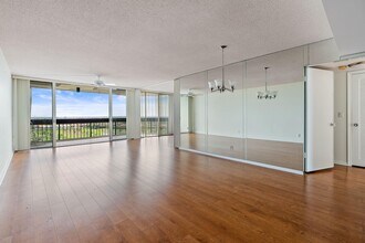 Building Photo - 2400 Presidential Way