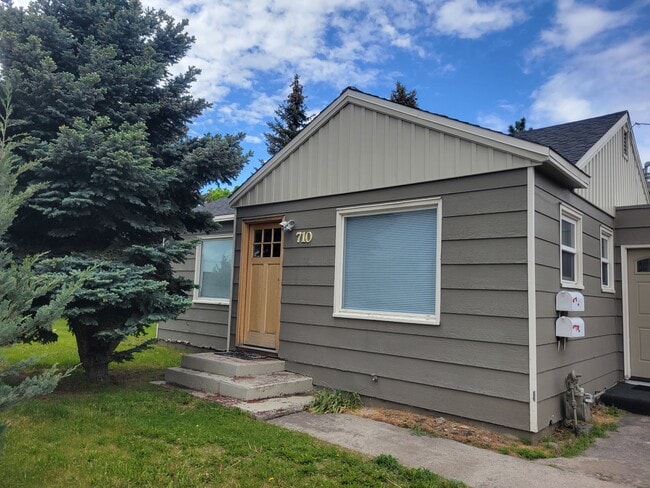 Building Photo - 710 Mount Ave