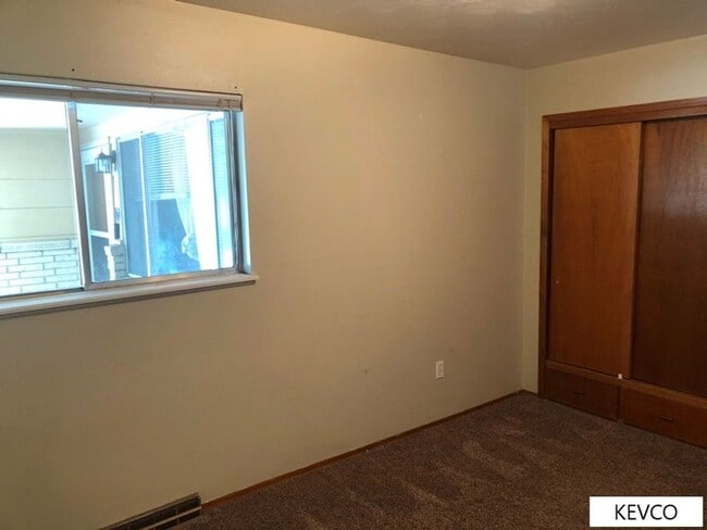 Building Photo - 2424-2426 Clearview Ave