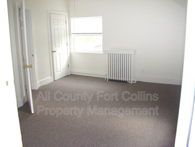 Building Photo - 401 Elm St