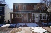 Building Photo - 250 E Chestnut St