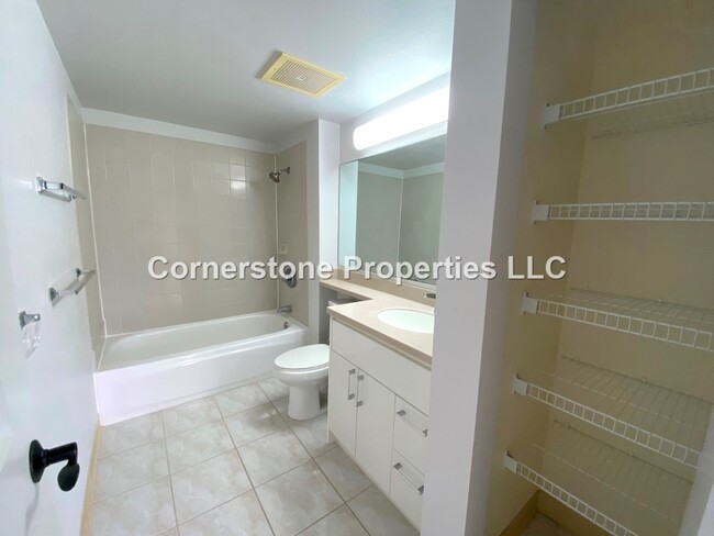 Building Photo - 3054 Ala Poha Pl