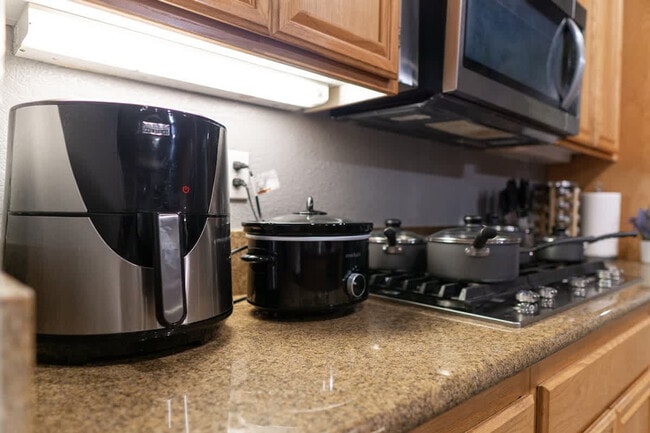 Building Photo - 1107 Shadowcrest Ln