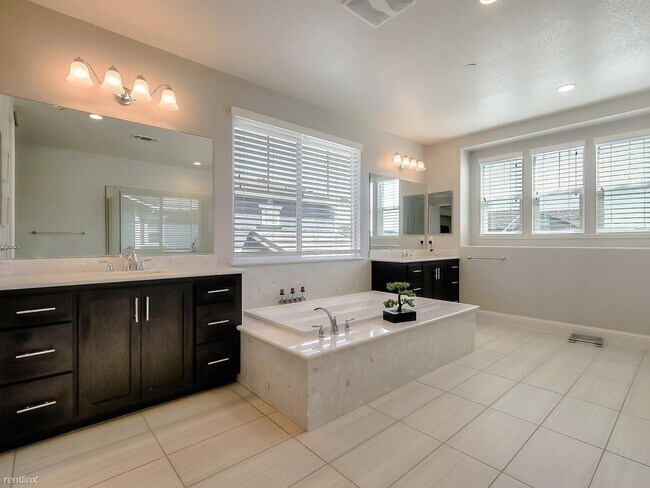 Building Photo - 33451 Bronco Loop